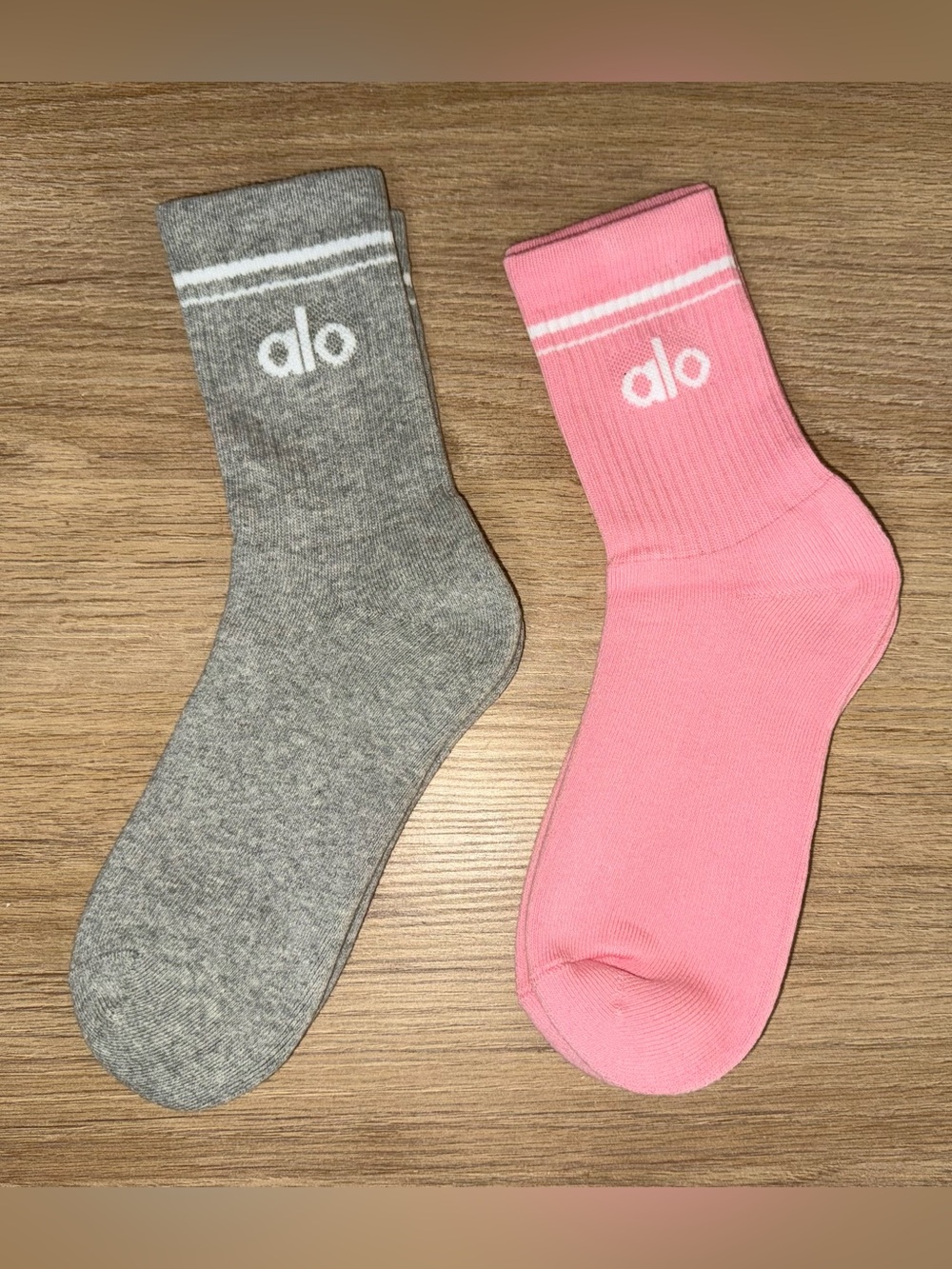 NEW ALO Crew Socks - Pink & Gray, 2-Pack. Size Large. (7-9). - Picture 2 of 5